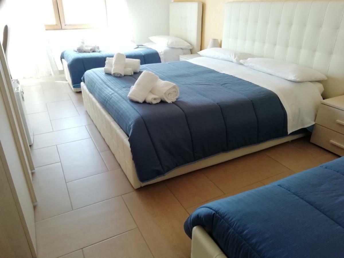 B&B Maresalento Racale Bagian luar foto