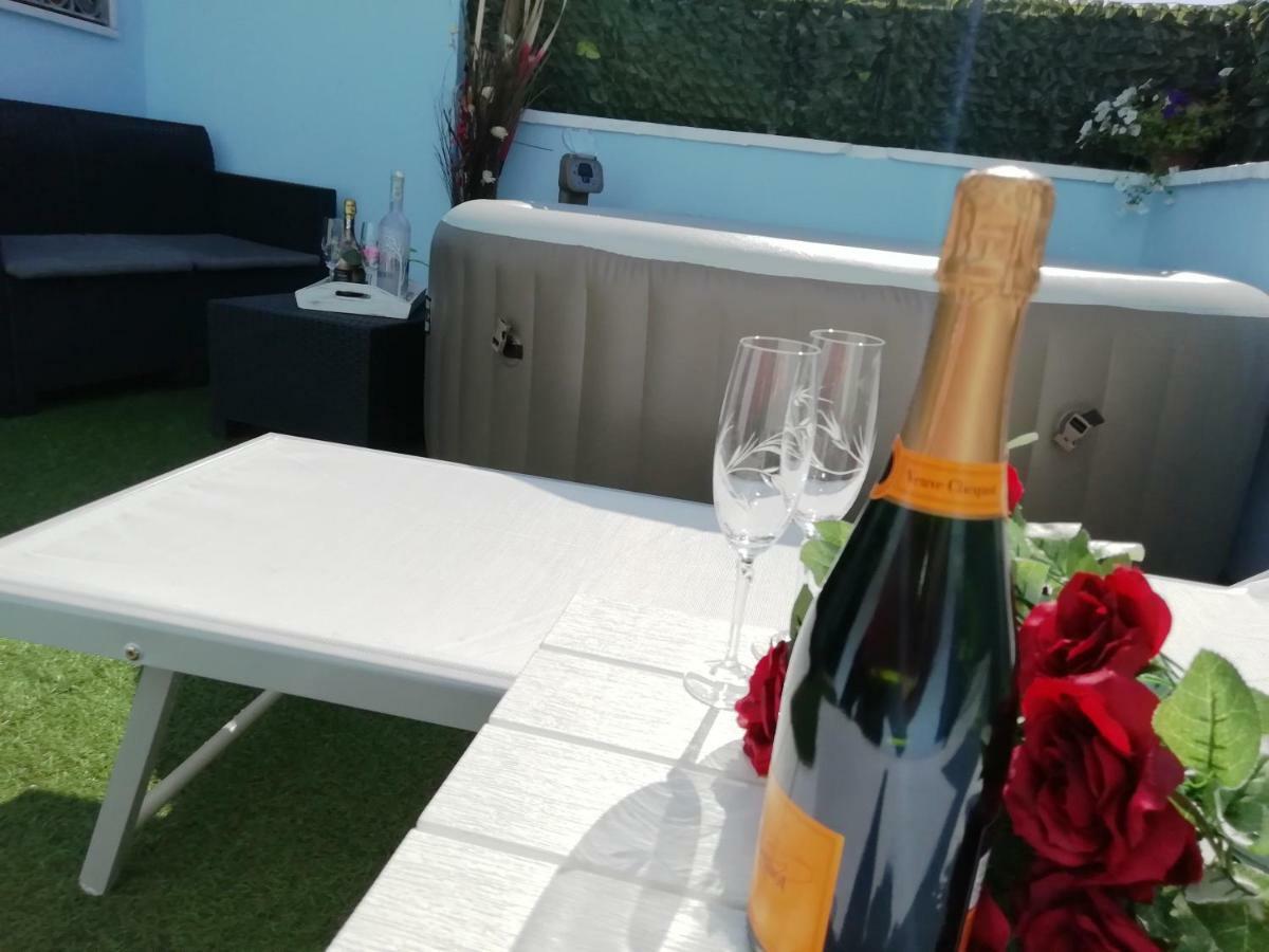 B&B Maresalento Racale Bagian luar foto